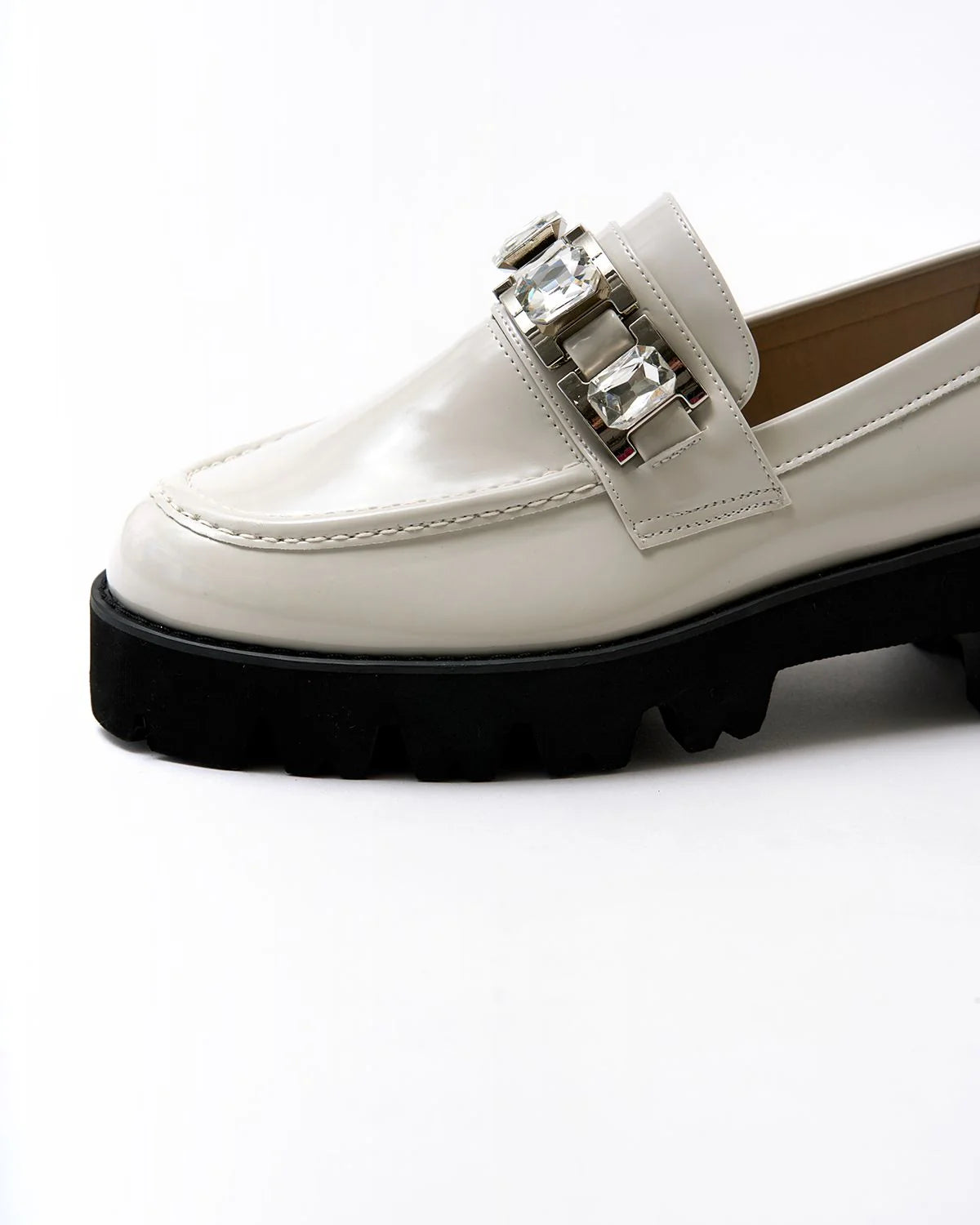 Track Sole Beaded Loafers Q4284